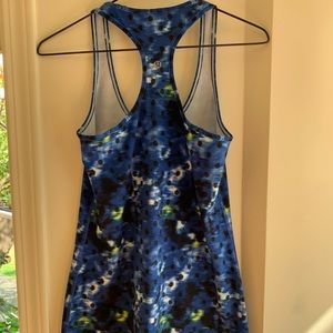 Lululemon patterned tank in great condition